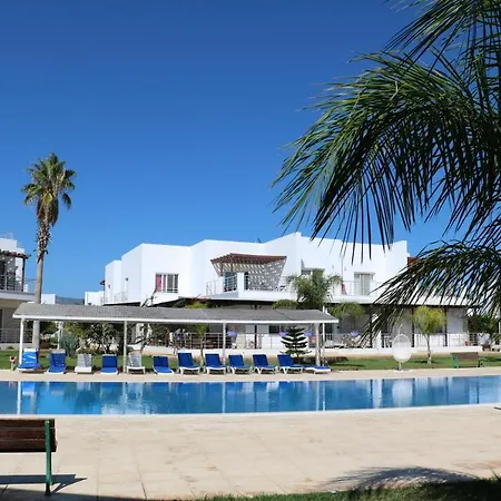 Appartement на берегу моря в цезарь 3-3 *