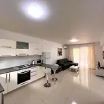 Apartamento на берегу моря в цезарь 3-3 Trikomo