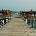 на берегу моря в цезарь 3-3 * Trikomo