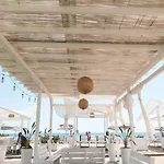 на берегу моря в цезарь 3-3 Apartamento Trikomo