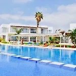 на берегу моря в цезарь 3-3 Apartamento Trikomo