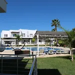 на берегу моря в цезарь 3-3 Apartment
