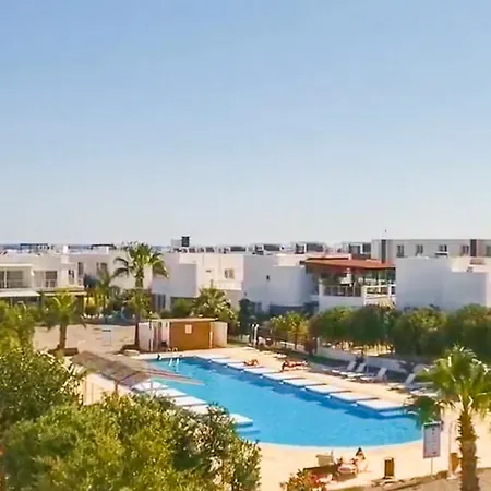 Appartement на берегу моря в цезарь 3-3 *